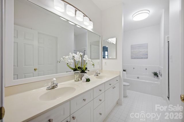 915 Northeast Drive 4, Davidson, NC 28036