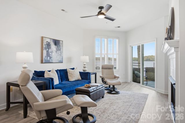 915 Northeast Drive 4, Davidson, NC 28036