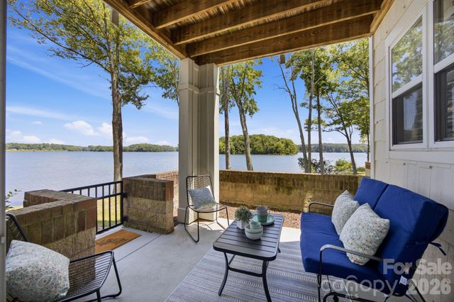 915 Northeast Drive 4, Davidson, NC 28036