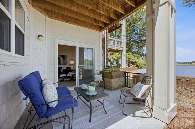 915 Northeast Drive 4, Davidson, NC 28036