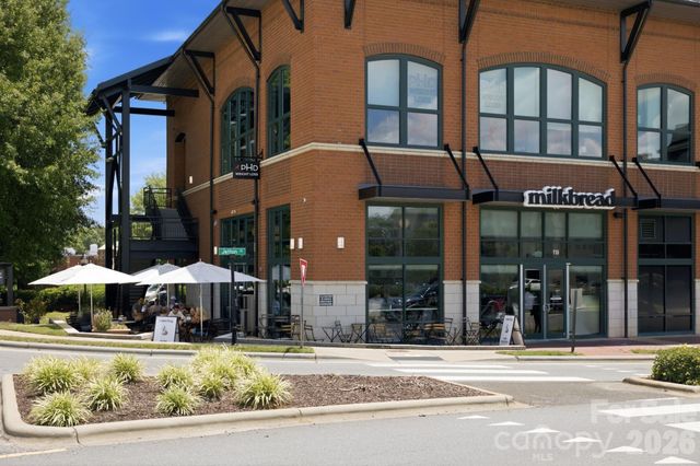 915 Northeast Drive 4, Davidson, NC 28036