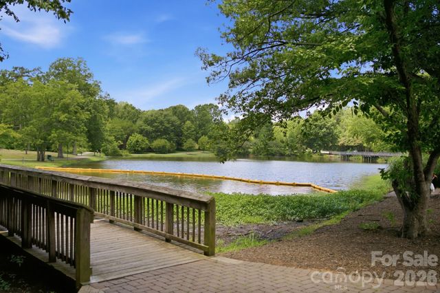 915 Northeast Drive 4, Davidson, NC 28036