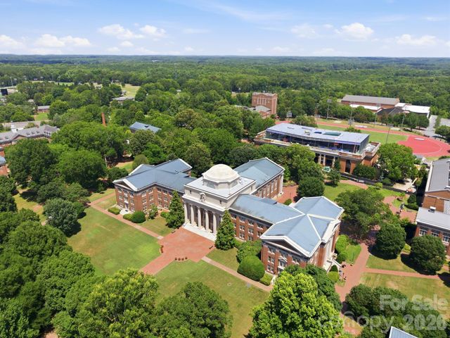 915 Northeast Drive 4, Davidson, NC 28036