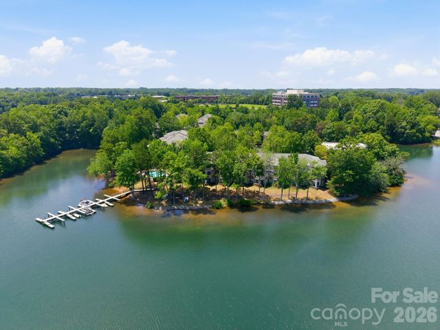 915 Northeast Drive 4, Davidson, NC 28036