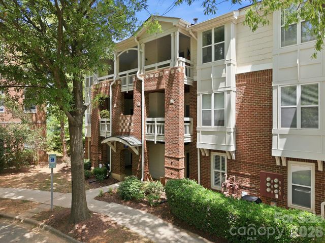 915 Northeast Drive 4, Davidson, NC 28036
