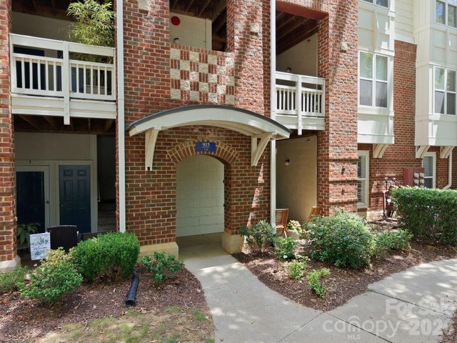 915 Northeast Drive 4, Davidson, NC 28036