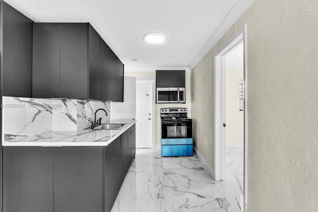 5685 Flagler St 2, Hollywood, FL 33023