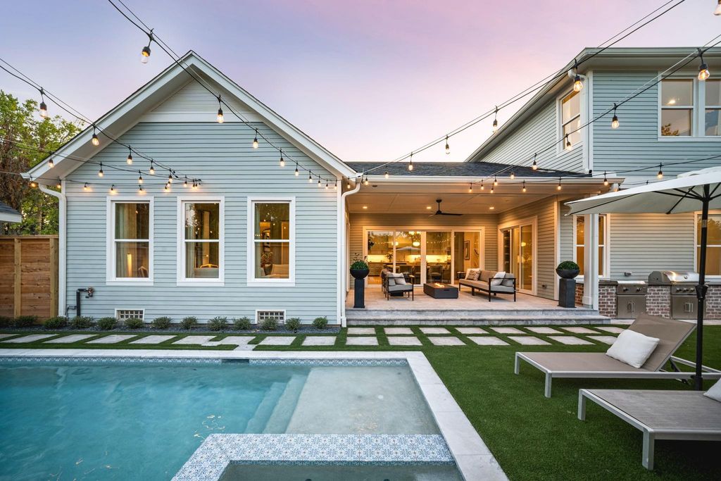 717 E 5th 1/2 Street, Houston, TX 77007