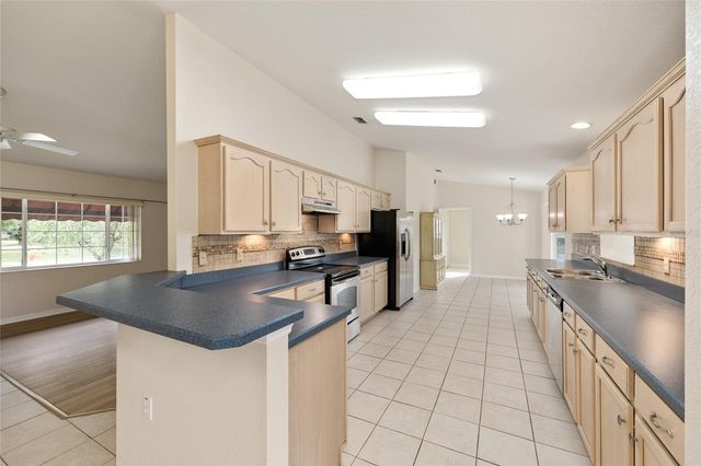 13798 SW 111TH AVENUE, Dunnellon, FL 34432