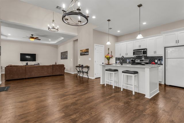 2806 Seaton Drive, Dallas, TX 75216