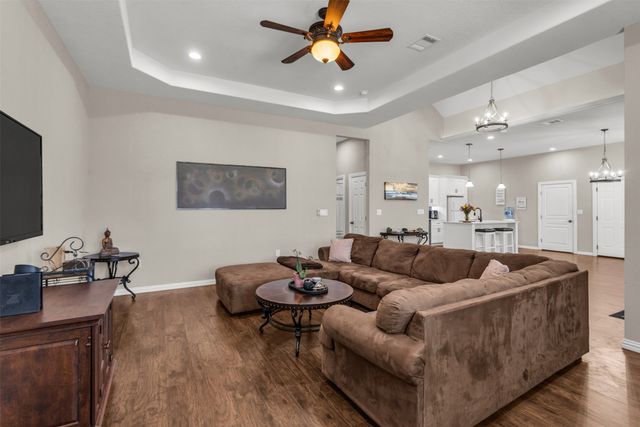 2806 Seaton Drive, Dallas, TX 75216