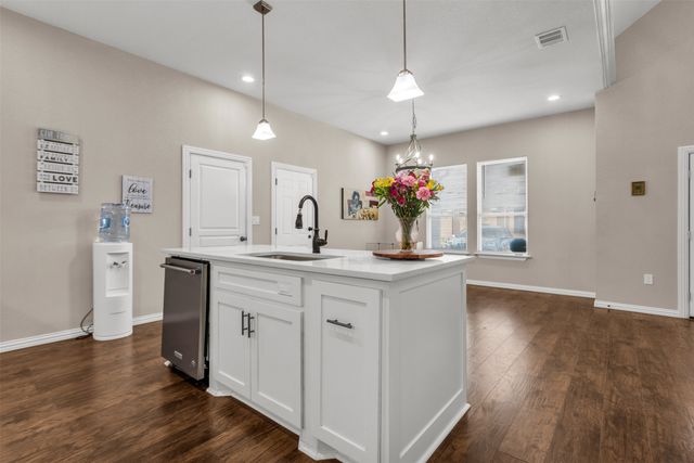 2806 Seaton Drive, Dallas, TX 75216