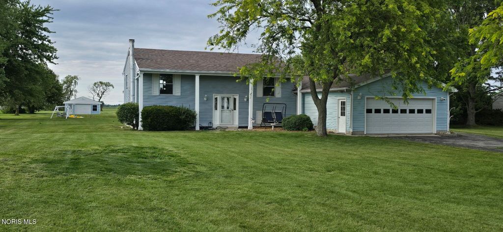 9204 Devils Hole Road, Bowling Green, OH 43402