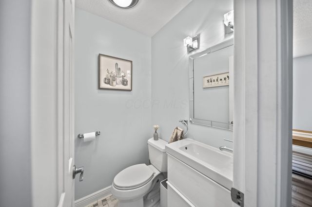 886 Thirlwall Court, Westerville, OH 43081
