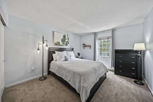 886 Thirlwall Court, Westerville, OH 43081
