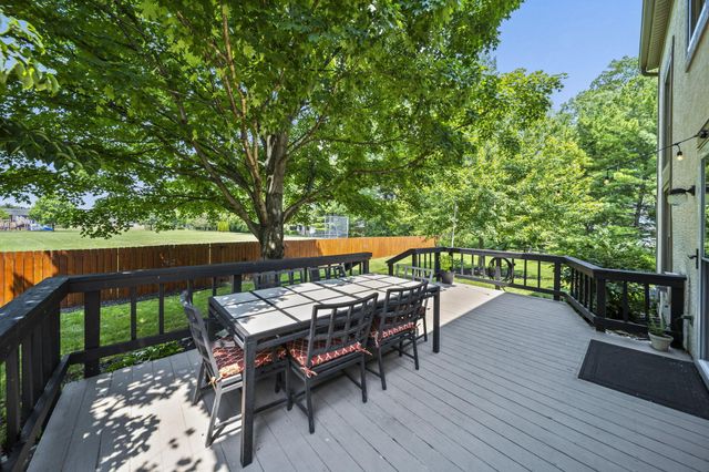886 Thirlwall Court, Westerville, OH 43081