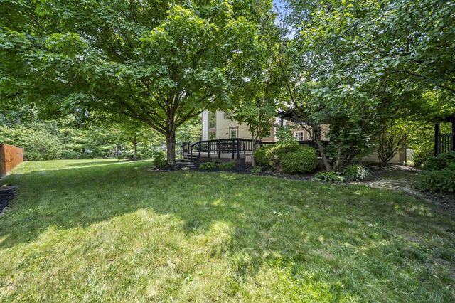 886 Thirlwall Court, Westerville, OH 43081