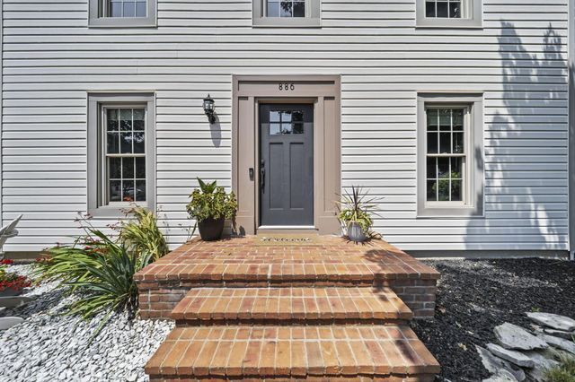 886 Thirlwall Court, Westerville, OH 43081