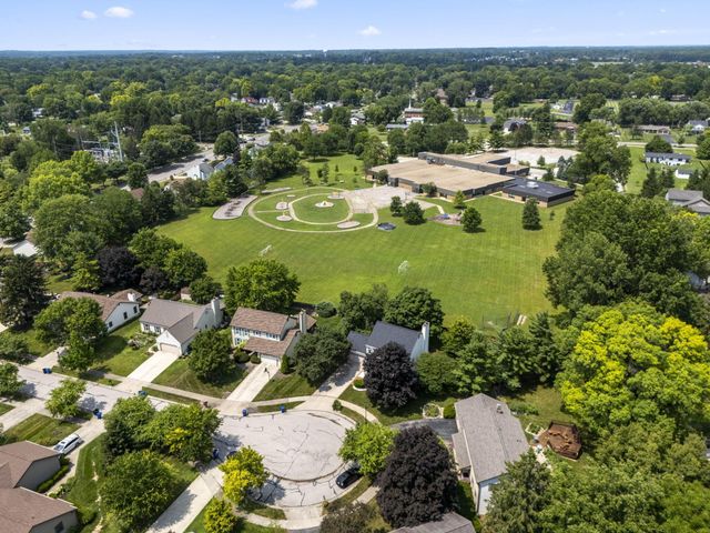 886 Thirlwall Court, Westerville, OH 43081