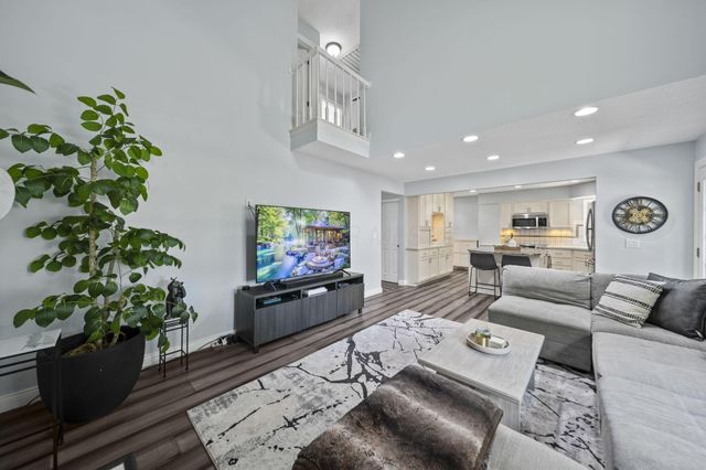 886 Thirlwall Court, Westerville, OH 43081