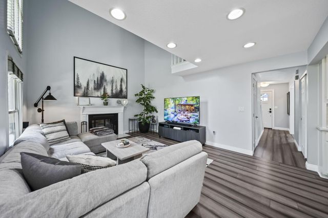 886 Thirlwall Court, Westerville, OH 43081