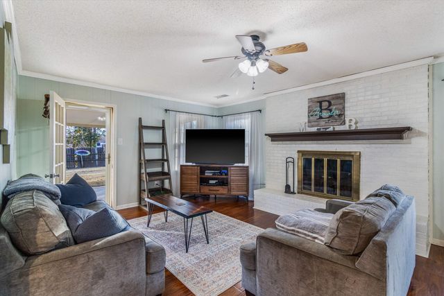 237 E VALLEYWOOD DR, Collierville, TN 38017