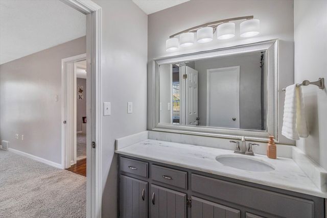 237 E VALLEYWOOD DR, Collierville, TN 38017