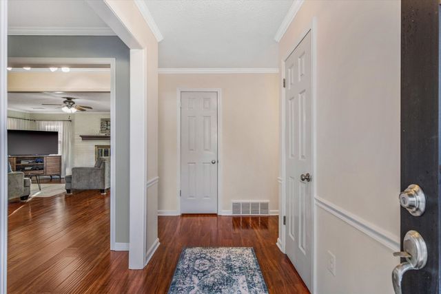 237 E VALLEYWOOD DR, Collierville, TN 38017