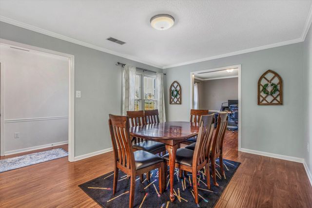 237 E VALLEYWOOD DR, Collierville, TN 38017