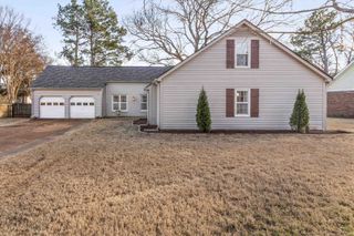 237 E VALLEYWOOD DR, Collierville, TN 38017