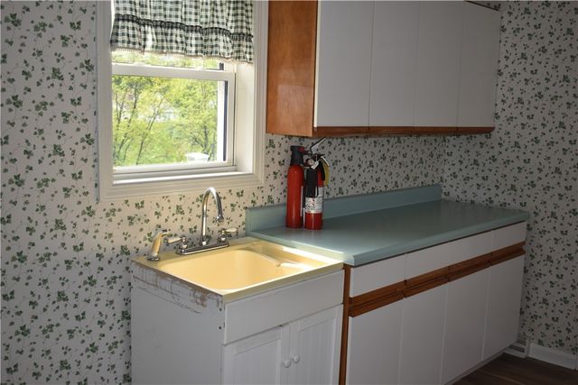 187 Rural Ave, South Strabane, PA 15301