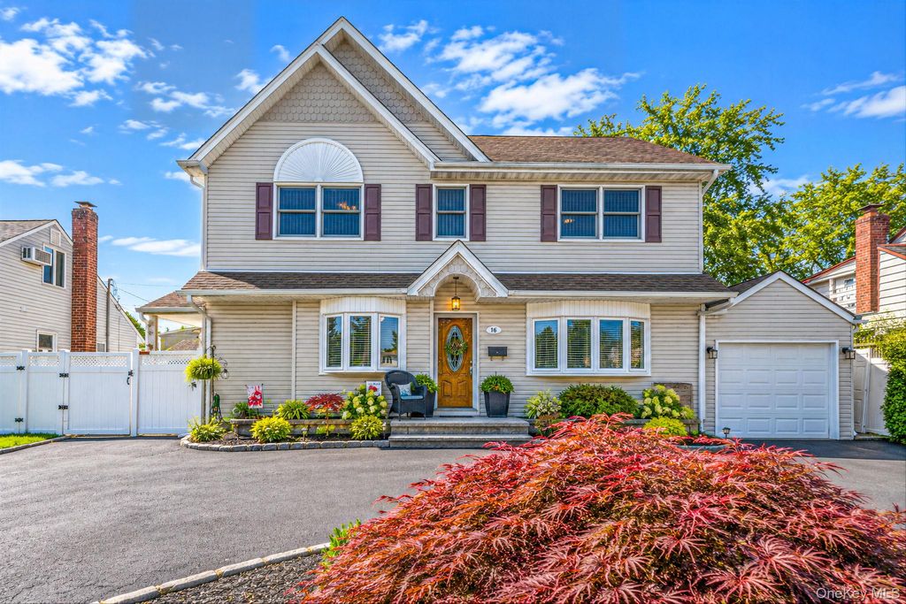 16 Salem Road, Hicksville, NY 11801 — photo 2