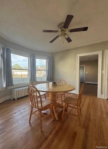 355 Poplar Street, Wyandotte, MI 48192