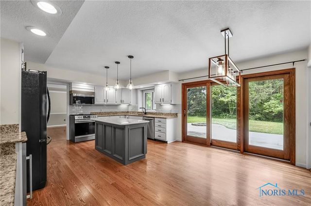 1626 Woodstream Road, Perrysburg, OH 43551