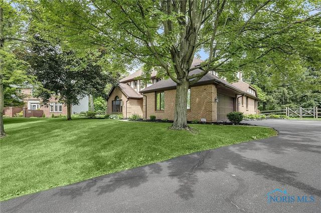 1626 Woodstream Road, Perrysburg, OH 43551