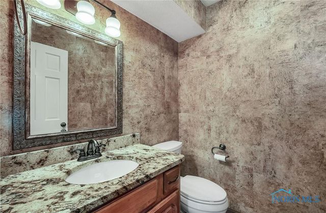 1626 Woodstream Road, Perrysburg, OH 43551