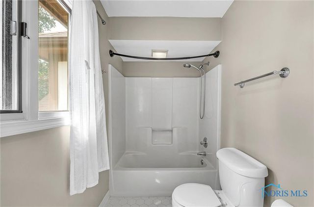 1626 Woodstream Road, Perrysburg, OH 43551