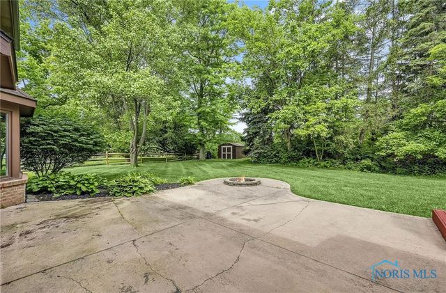 1626 Woodstream Road, Perrysburg, OH 43551