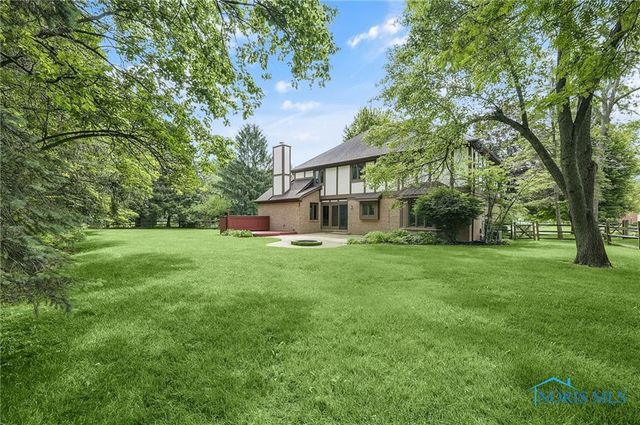 1626 Woodstream Road, Perrysburg, OH 43551