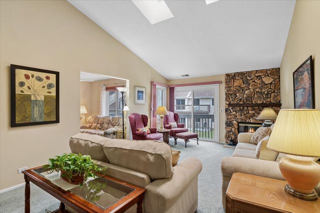 223 Winding Oak Lane, Buffalo Grove, IL 60089