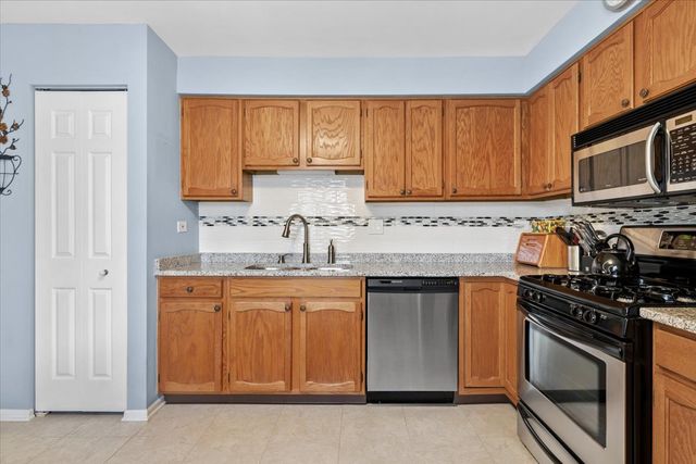 223 Winding Oak Lane, Buffalo Grove, IL 60089