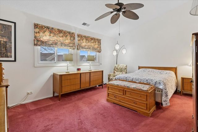 223 Winding Oak Lane, Buffalo Grove, IL 60089