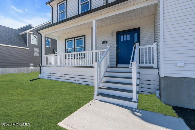 4 Potters Court, Bayville, NJ 08721