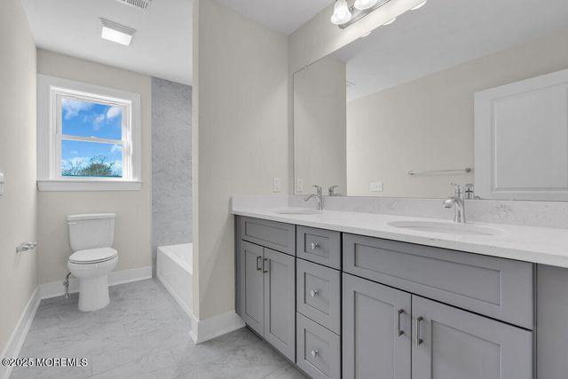 4 Potters Court, Bayville, NJ 08721