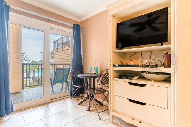 9520 Seawall Boulevard 143, Galveston, TX 77554