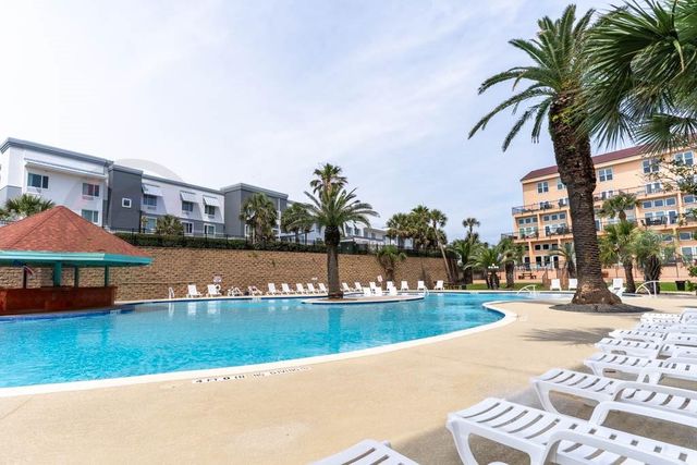 9520 Seawall Boulevard 143, Galveston, TX 77554