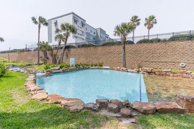 9520 Seawall Boulevard 143, Galveston, TX 77554