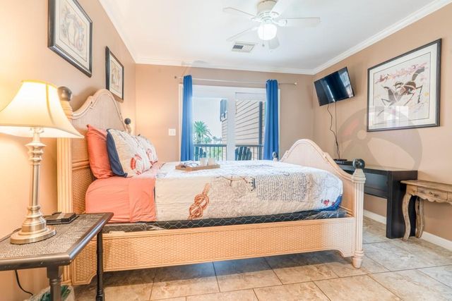 9520 Seawall Boulevard 143, Galveston, TX 77554