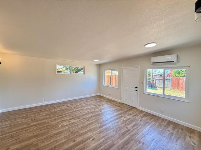 6508 Clara Way, North Highlands, CA 95660
