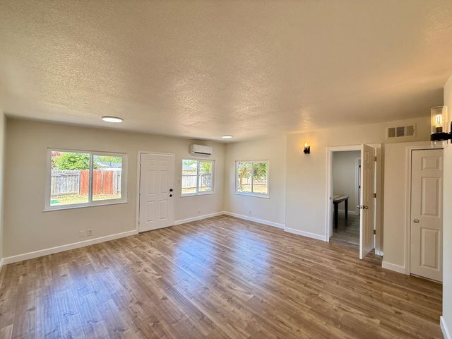 6508 Clara Way, North Highlands, CA 95660